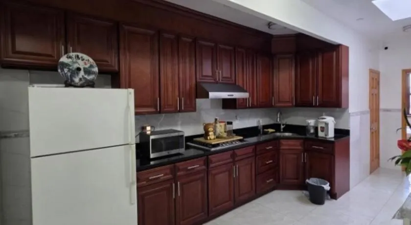 Sunset Park Homestay - Image 1
