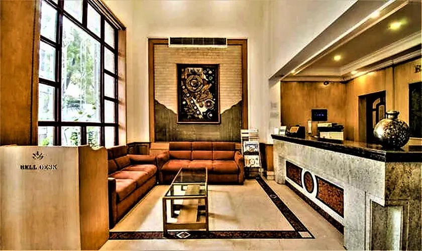 HOTEL METRO MANOR (Div of New Metro Hotels (P) Ltd - Image 1