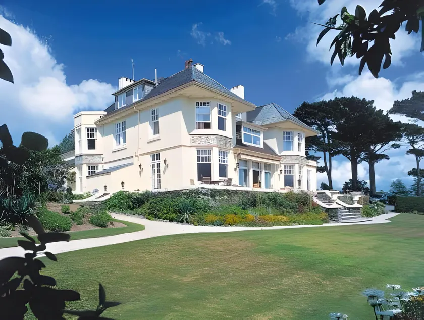 Porth Avallen Hotel - Image 1