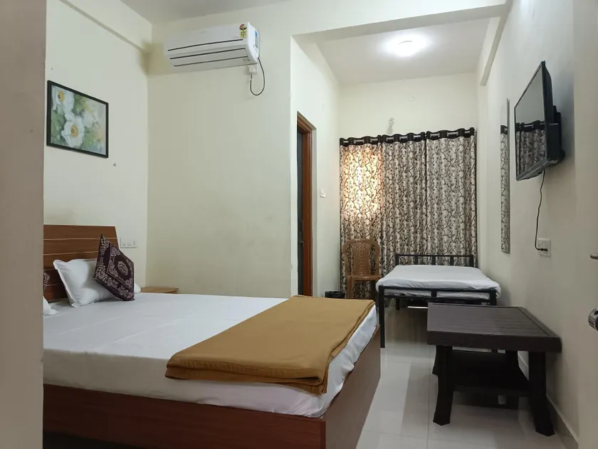 Pride Hotel - Image 1