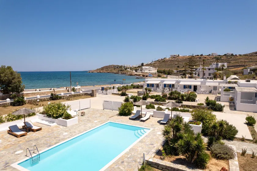 Naoussa Hotel Paros by Booking Kottas - Image 1