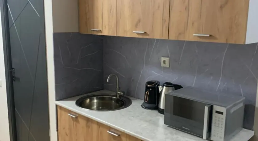 Luxe Apartment - Image 1