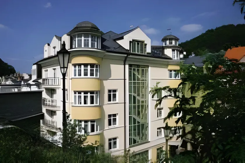 Karlsbad Grande Madonna - Image 1