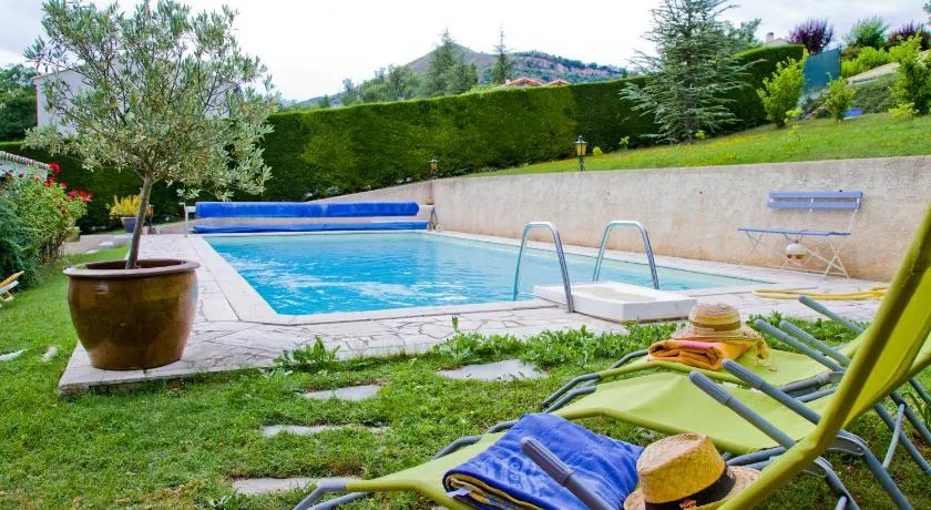 La Mirabelle - suite familiale de charme en Provence - Image 1