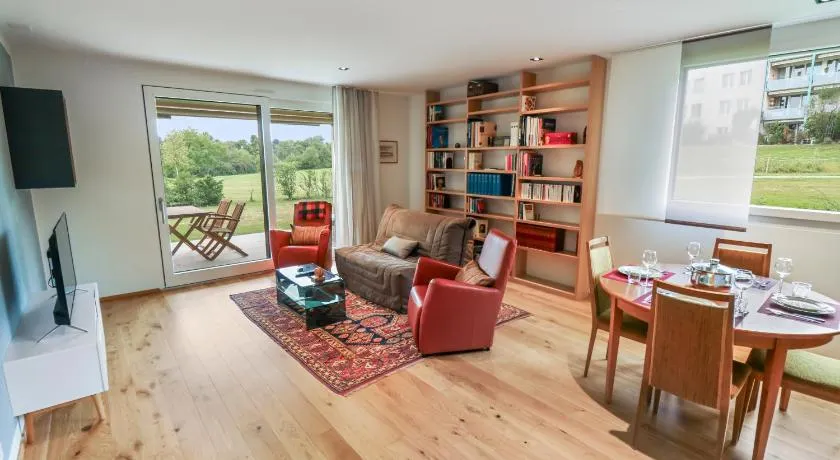 Appartement élégant avec terrasse privée - Image 1