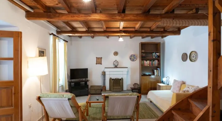 Stone House in Lafkos Pelion - Image 1