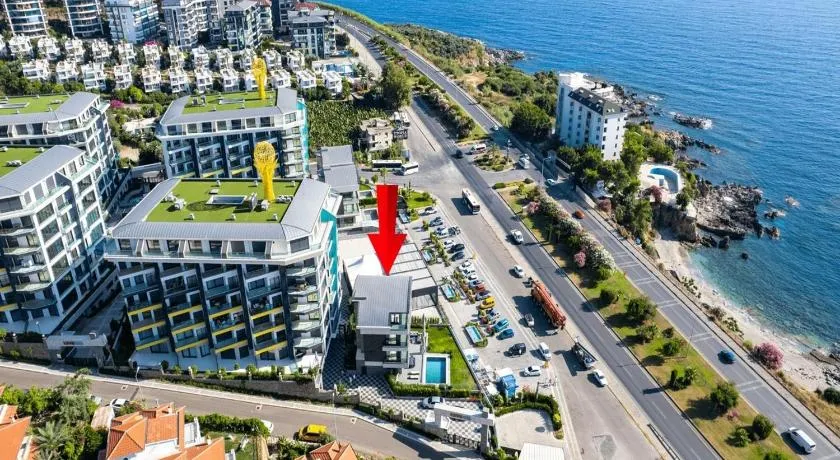 Luxury Seaview Villa with 9000 m2 SPA Access - Image 1