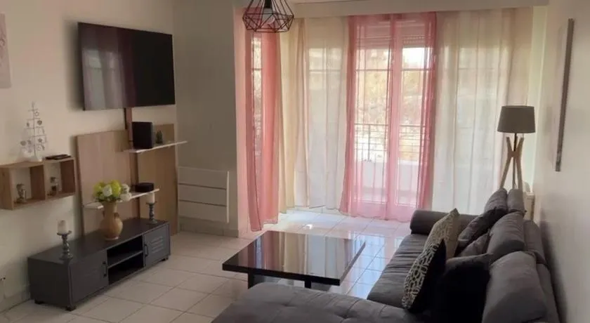 Superbe Appartement lumineux proche Disney - Image 1