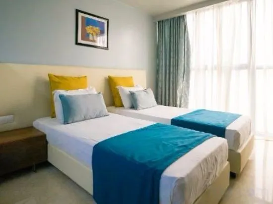 Hotel Adef - Image 1