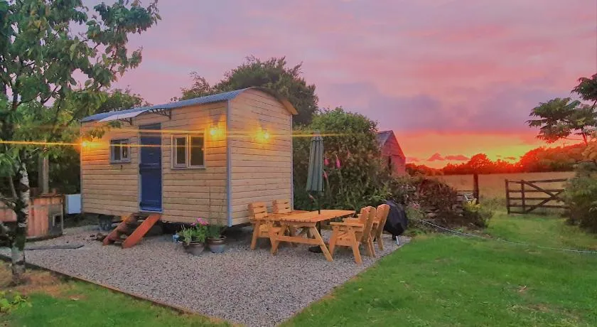 Cornwall Luxury Hot Tub Huts - Image 1