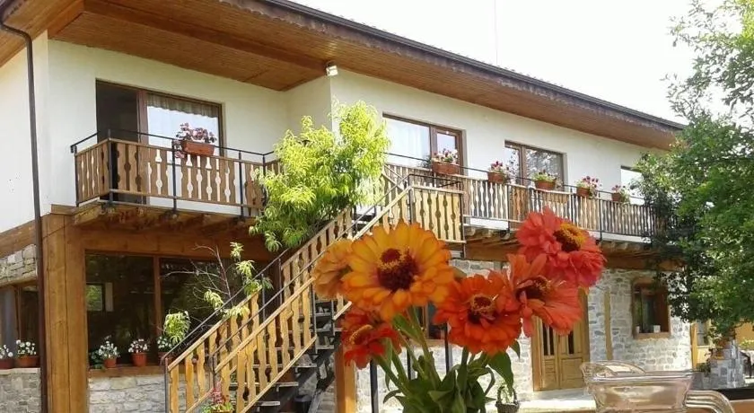 Guest House Friends - Image 1