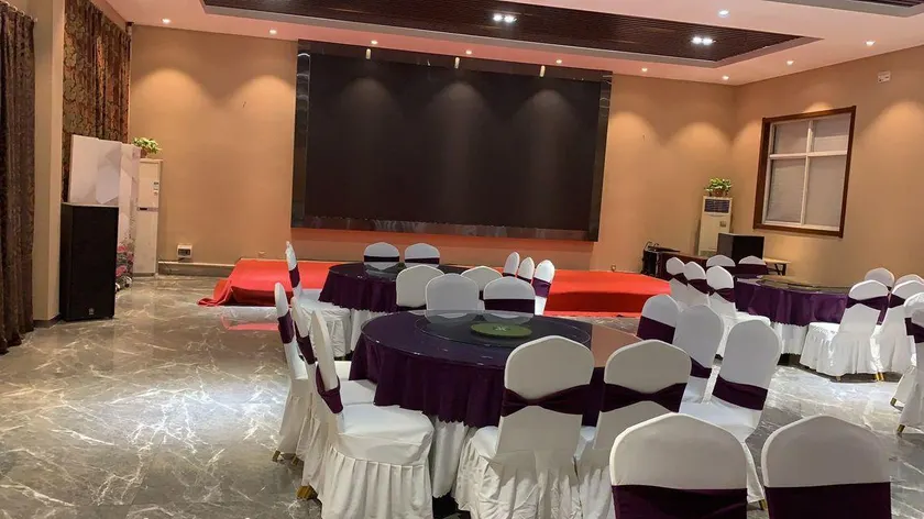 Wanmei Holiday Hotel - Image 1