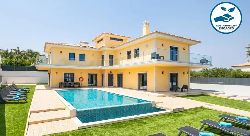 Villa Coral Bay - Moradia familiar com piscina aquecível e BBQ em Albufeira - Image 1