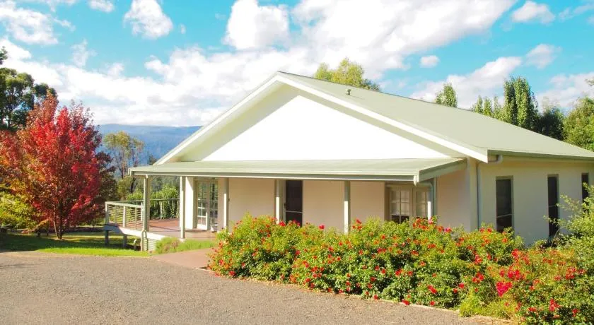 CRANLEIGH - Hermosa casa moderna - Image 1