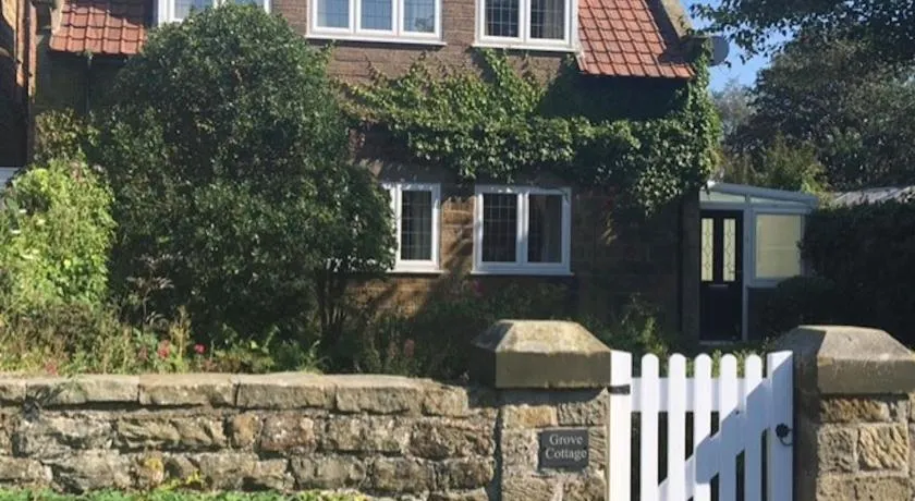 Scalby Grove Cottage - Image 1