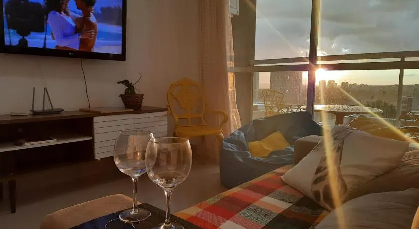 ZEUS - MODERNO COM WIFI, melhor Localização,máx 4 - Image 1