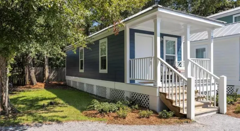Stylish Cozy Family Cottage with Golf Cart - 1 mile to Dwntn Ocean Springs and beach - Image 1