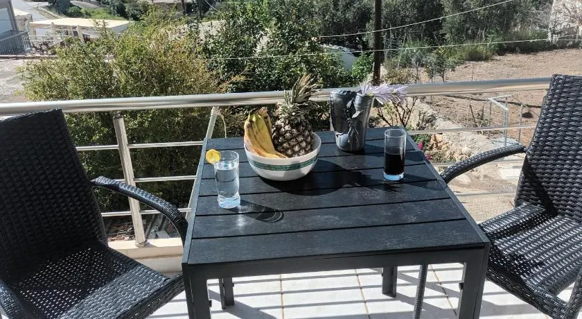 Olympic View Guesthouse - Image 1