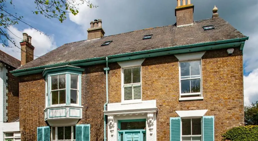 Bear's Well Guest House - Image 1