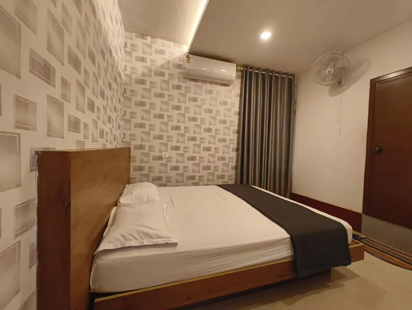 Comfort INN - Image 1
