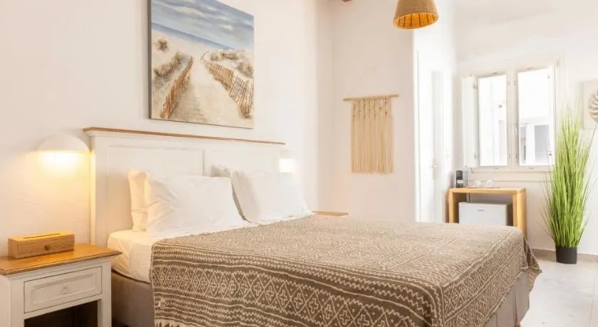 Parosquare Central Suites - Image 1