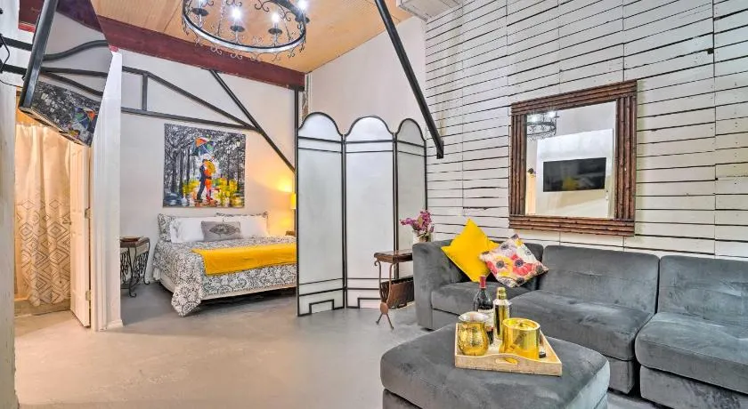 Ideally Located Vacation Rental Studio in Laredo! - Image 1