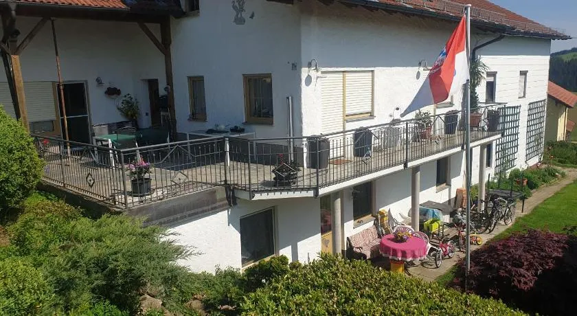 Bellissimo appartamento con giardino, terrazza e barbecue | Vista sul giardino - Image 1