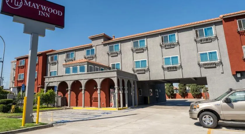 Maywood Inn - Image 1