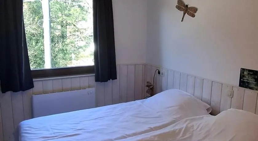 Auberge Chez Dikke Vriend, Chambres et taverne - Image 1