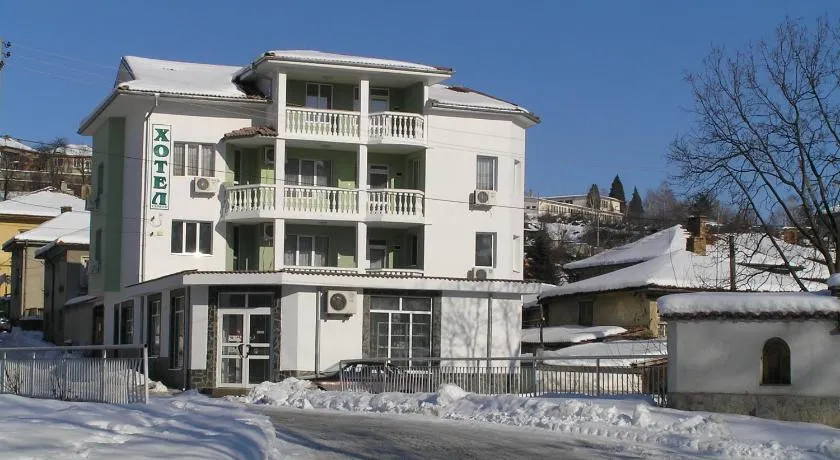 Karadzhovy Guest House - Image 1