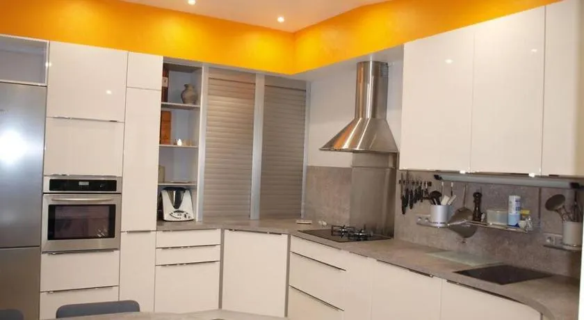 Charming City Home Near Downtown with Garage - Image 1