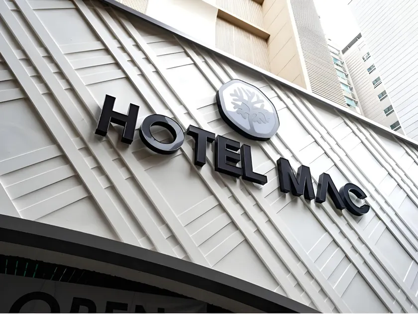 Mac Hotel - Image 1
