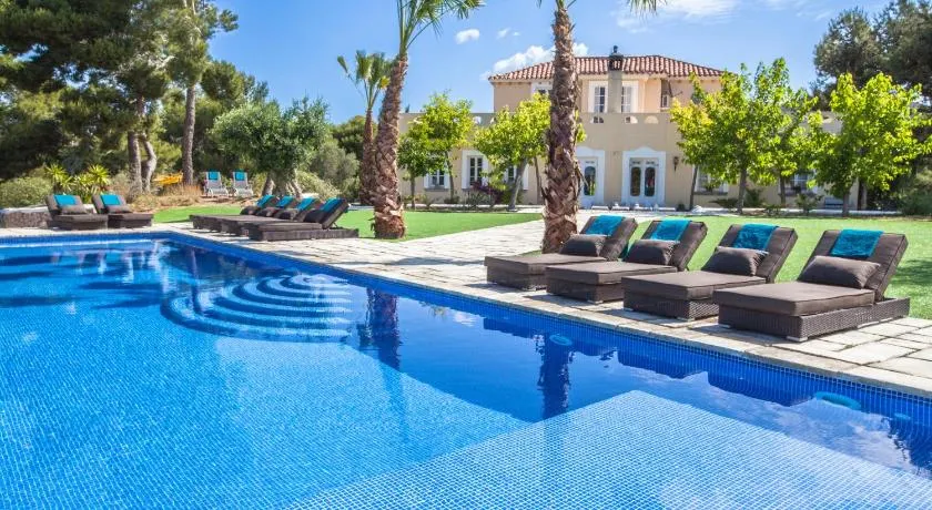 Casa Nova Estate - Image 1