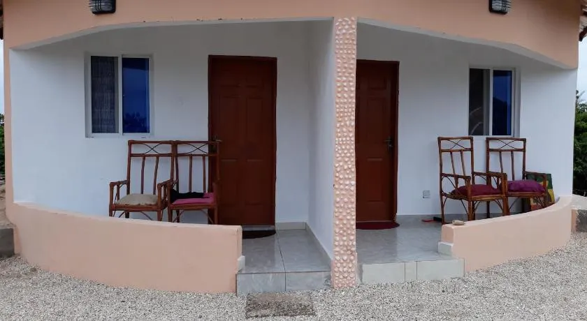 Kinkiliba Beach Lodge - Image 1