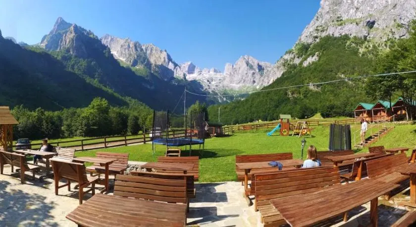 Bungalows Katun Maja Karanfil - Image 1