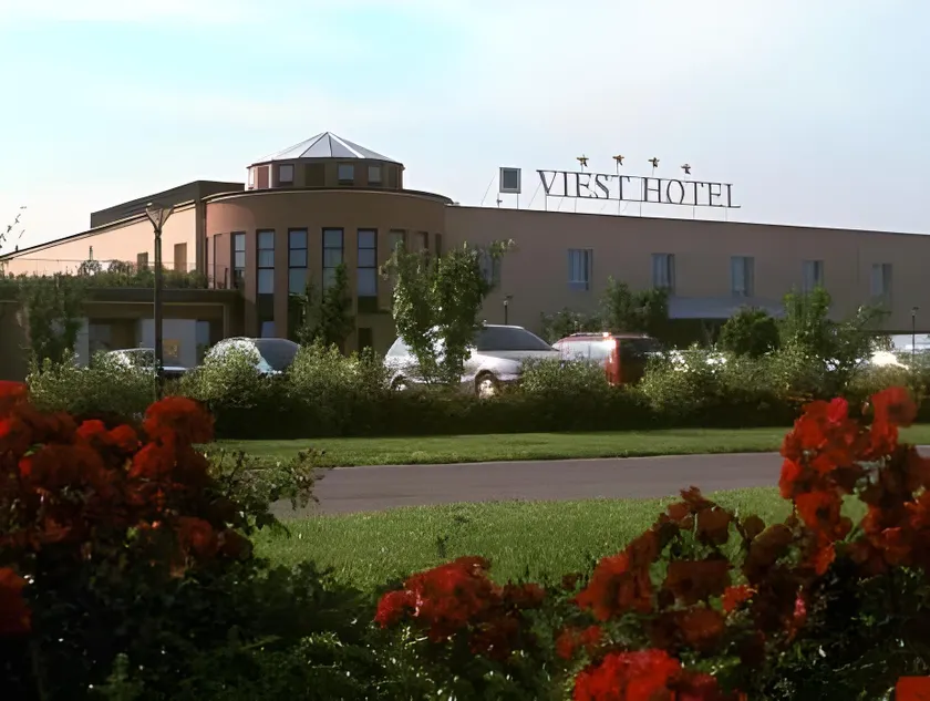 Hotel Viest - Image 1