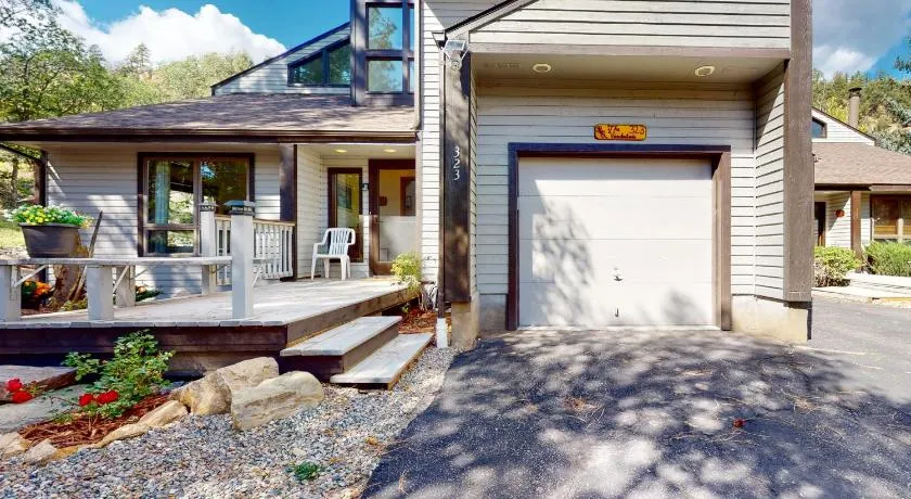 Whispering Pines 323 - Image 1