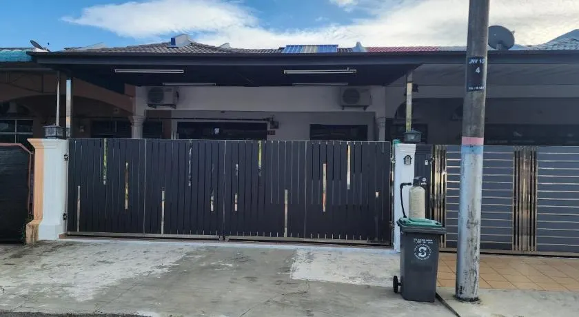 Voon 4 bedroom homestay Mersing - Image 1