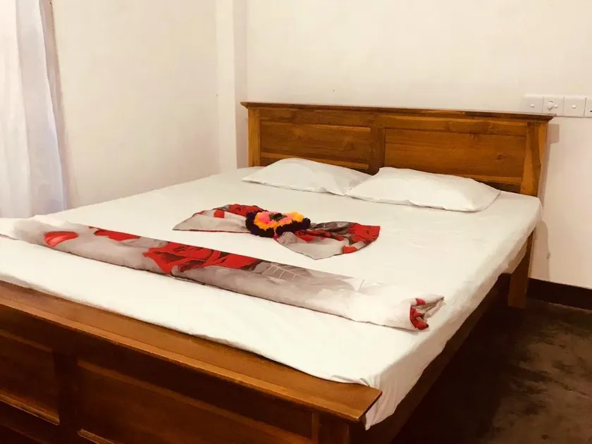 Diyaluma Manusha Hotel - Image 1