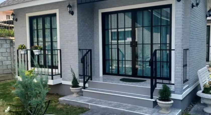 Zoom Garden Home - Image 1