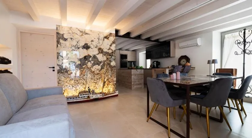 Absentia 1763 Garda Boutique Home - Lake front - Image 1