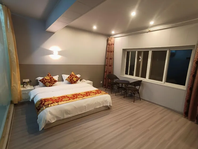 Xindan Business Hotel - Image 1