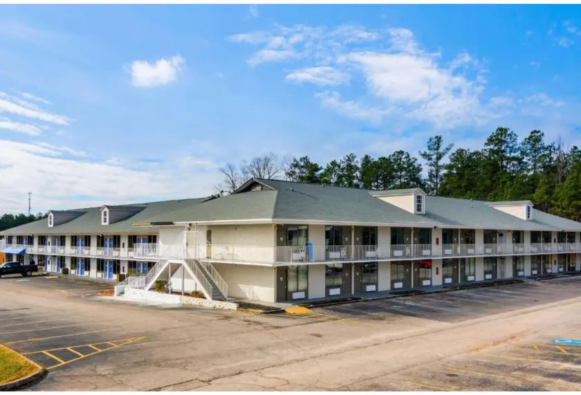 Motel-6 Lagrange Ga - Image 1