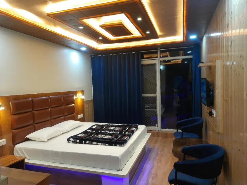Aagaman Woods - Image 1