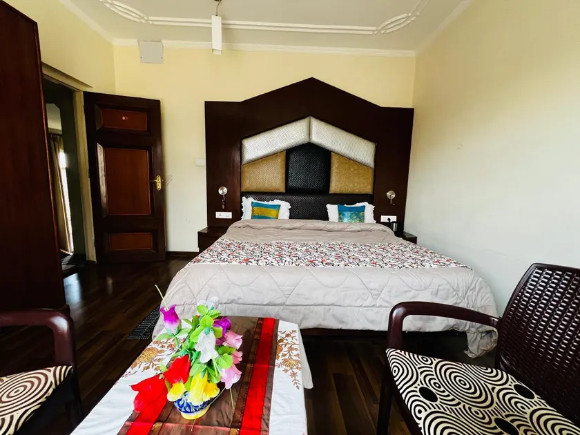 Mountain Breeze Inn - Image 1