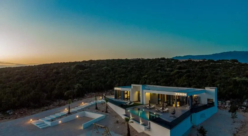 Villa Porta Novalja - Image 1