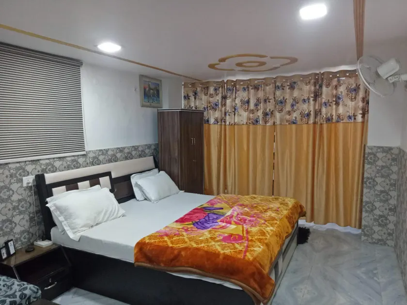 Traveller Guest House - Image 1
