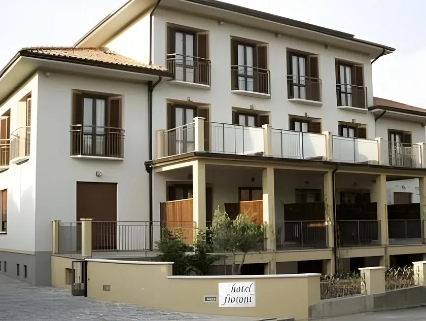 Hotel Fioroni - Image 1