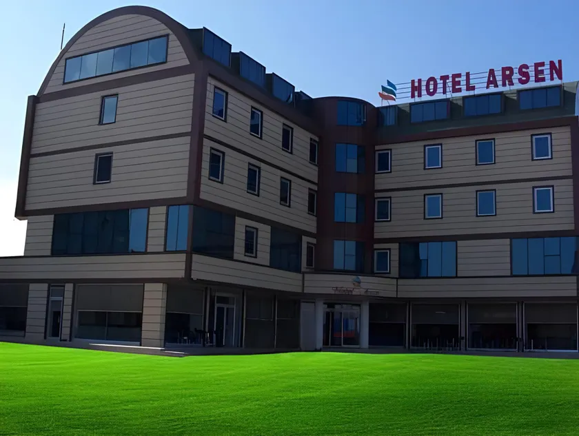Arsen Hotel - Image 1