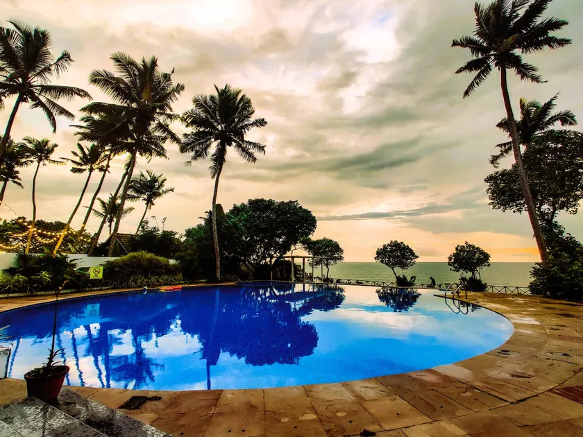 Elixir Cliff Beach Resort and Spa - Image 1